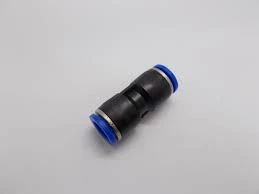 Фитинг для трубок 10 мм Автомагнат (прямой, пластиковый)
