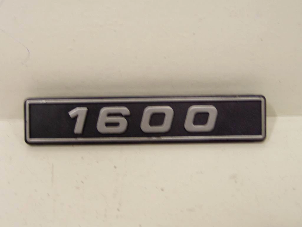 Эмблема 1600