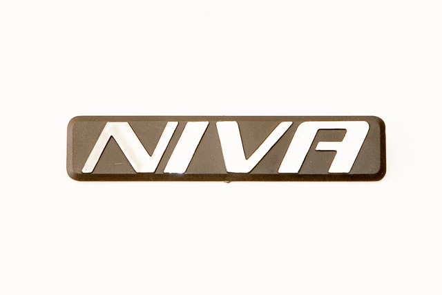 Эмблема крышки багажника 2123 NIVA