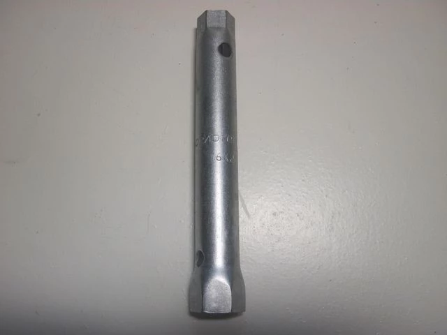 Ключ свечной 16x21 мм Дело Техники (универсальный, L=160 мм)
