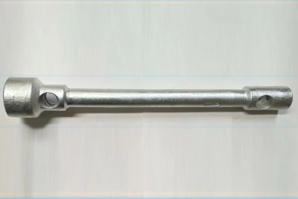 Ключ торцевой двухсторонний (27x30) Камышин (прямой, L-390 мм)